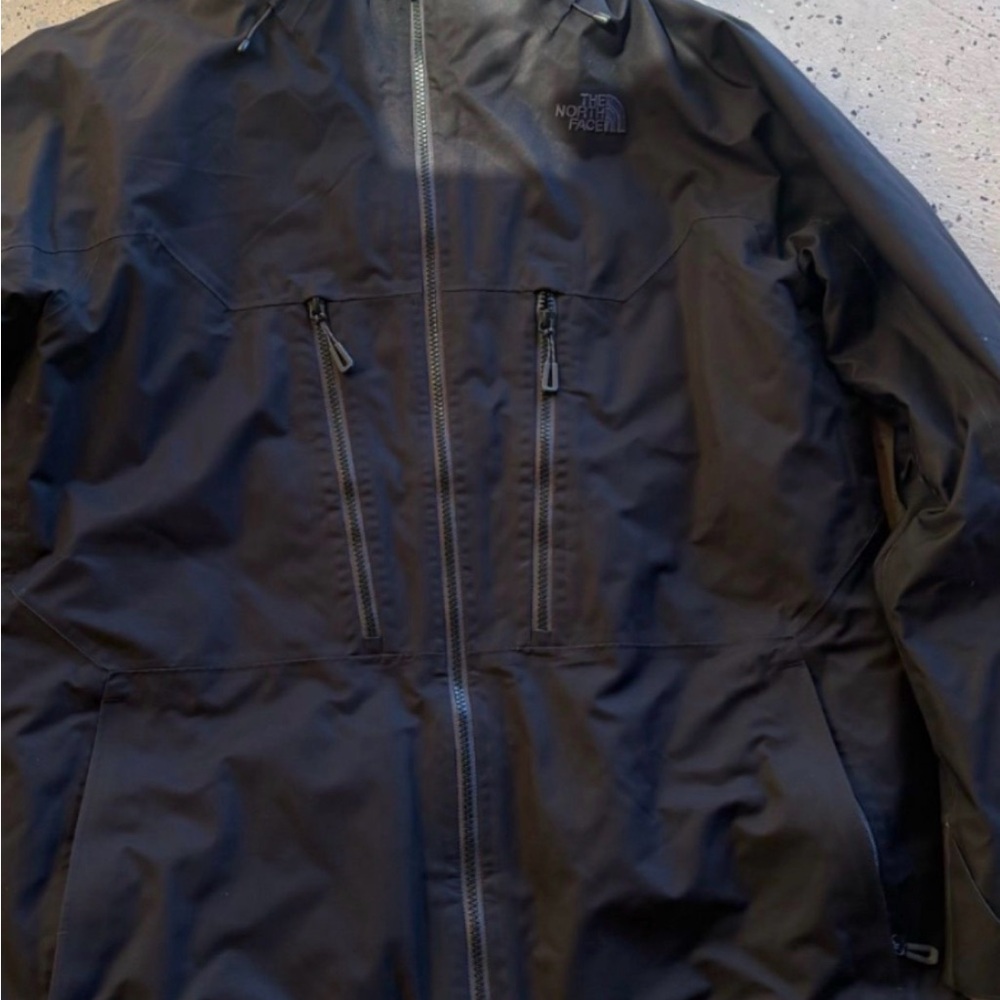 The North Face Men’s Chakal insulated ski jacket, featuring a dry vent shell
